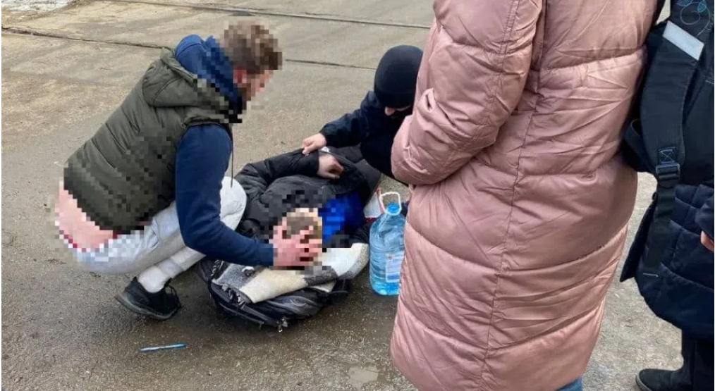  Одеські інспектори роти тактико-оперативного реагування надали допомогу хлопцю, якому стало зле посеред вулиці 